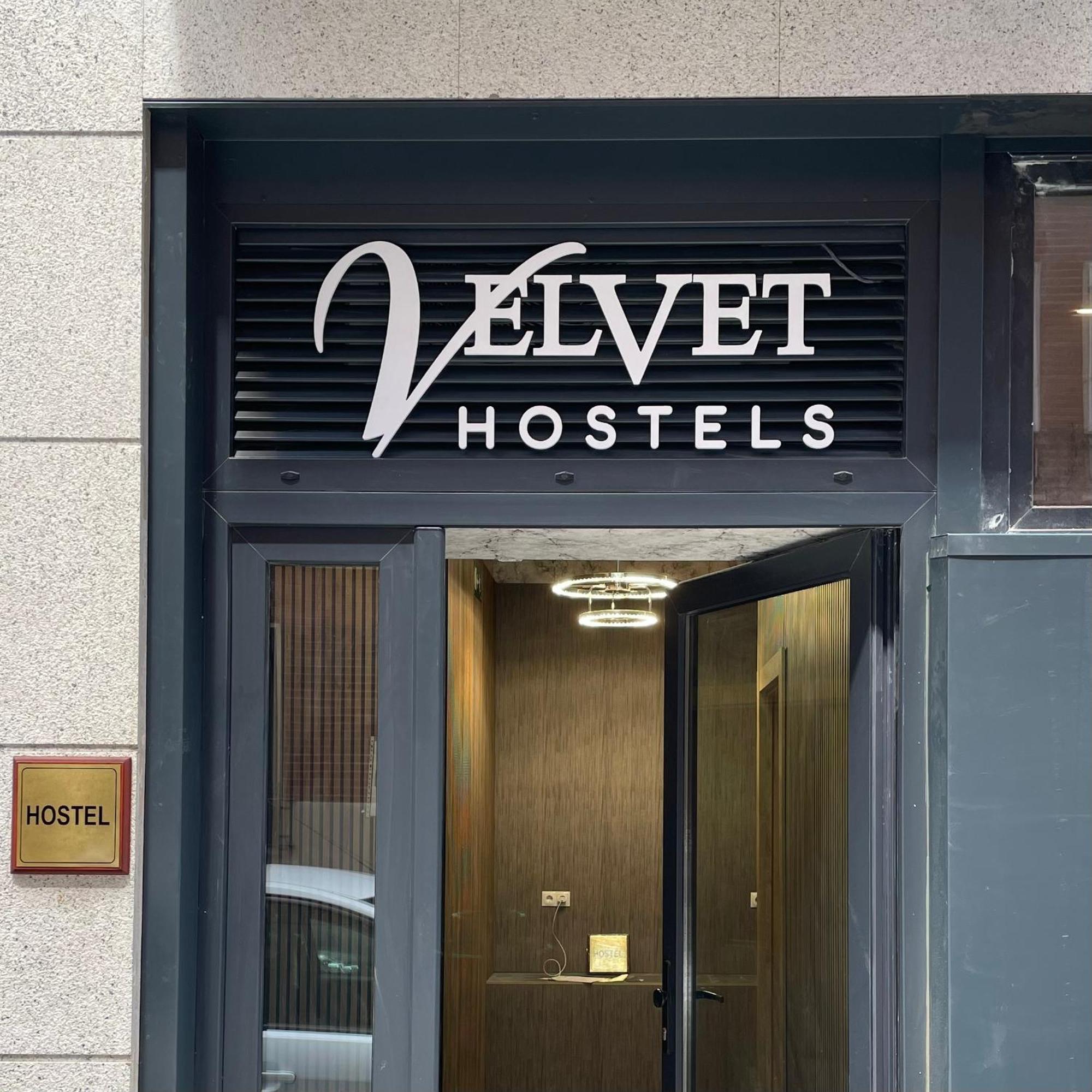 Velvet Hostels Pacifico Madrid Esterno foto